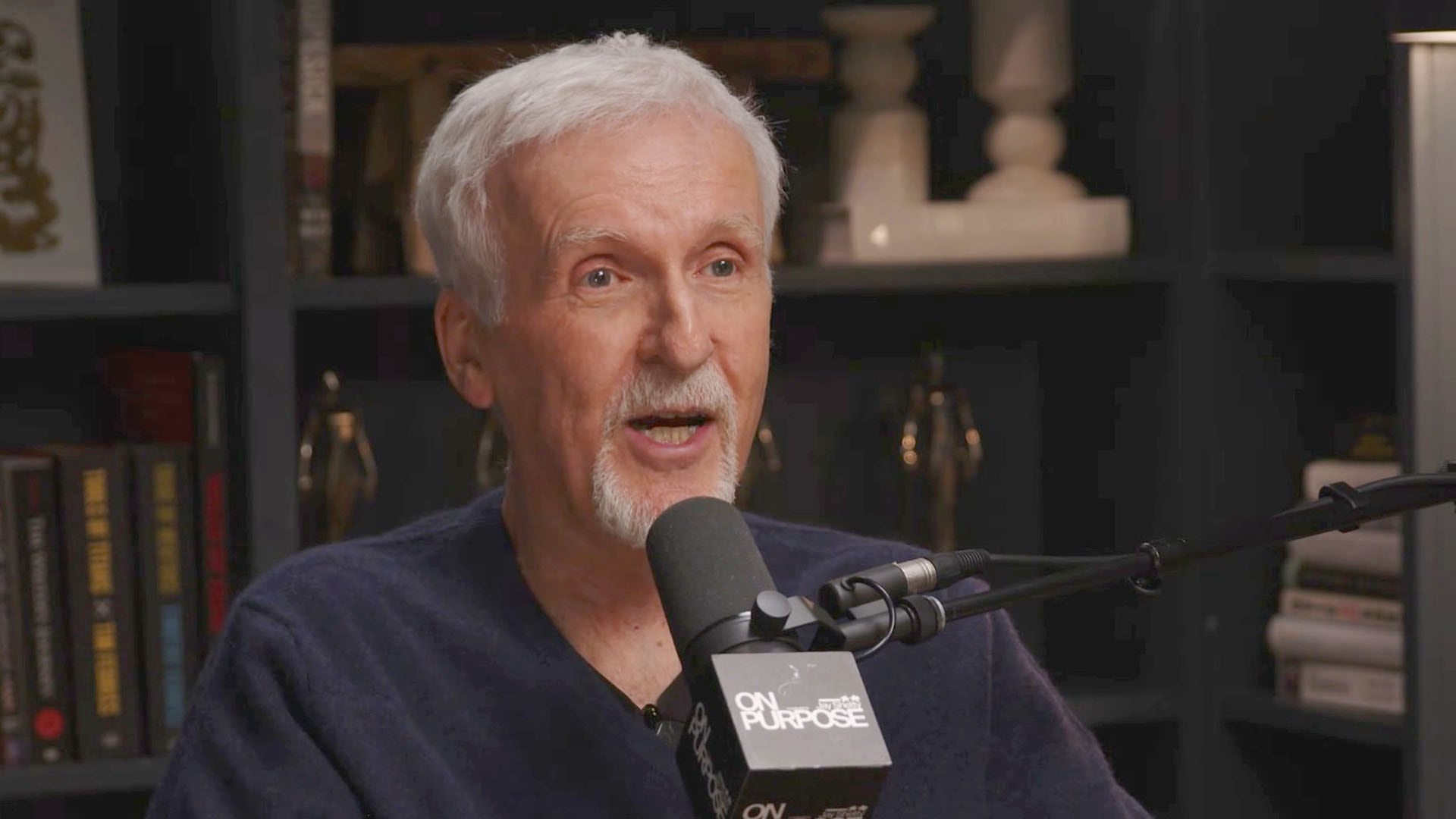 James Cameron revela que su fascinación por la ciencia ficción y la fantasía infantil impulsó la creación de universos únicos en el cine