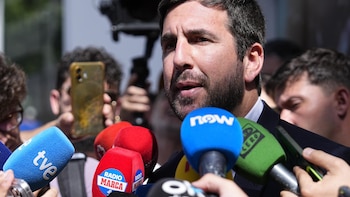 Enrique Riquelme: "La realidad es que el club está en venta y nosotros no lo vamos a permitir"