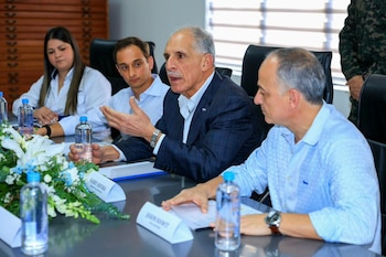 El desarrollo del sector automotriz estimularía a pequeñas y medianas empresas de los rubros de transporte, logística y servicios conexos. (Foto: Casa Presidencial )