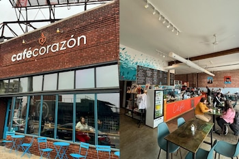 Una imagen dividida muestra el exterior de ladrillo rojo del Café Corazón con su letrero blanco, y el interior con clientes, mesas azules y un mural en la pared