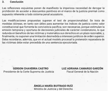 El documento está firmado por