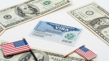 Caída del dólar bajó el precio de la visa de Estados Unidos para colombianos: este es el nuevo valor