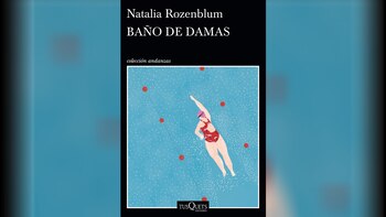 "Baño de damas" de Natalia