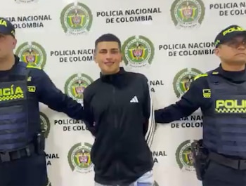 El sujeto sorprendió al sonreír