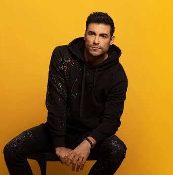 Con un breve mensaje, el