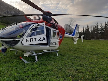 Helicóptero de la Ertzaintza. (UVR Ertzaintza / Europa Press)