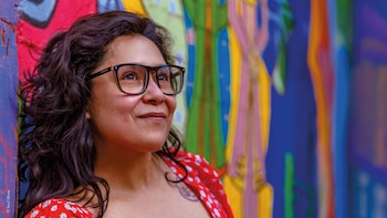 Elma Correa nos habla de su novela ‘Donde termina el verano’: “Yo no podría dormir en la noche si no escribiera de ciertas cosas”