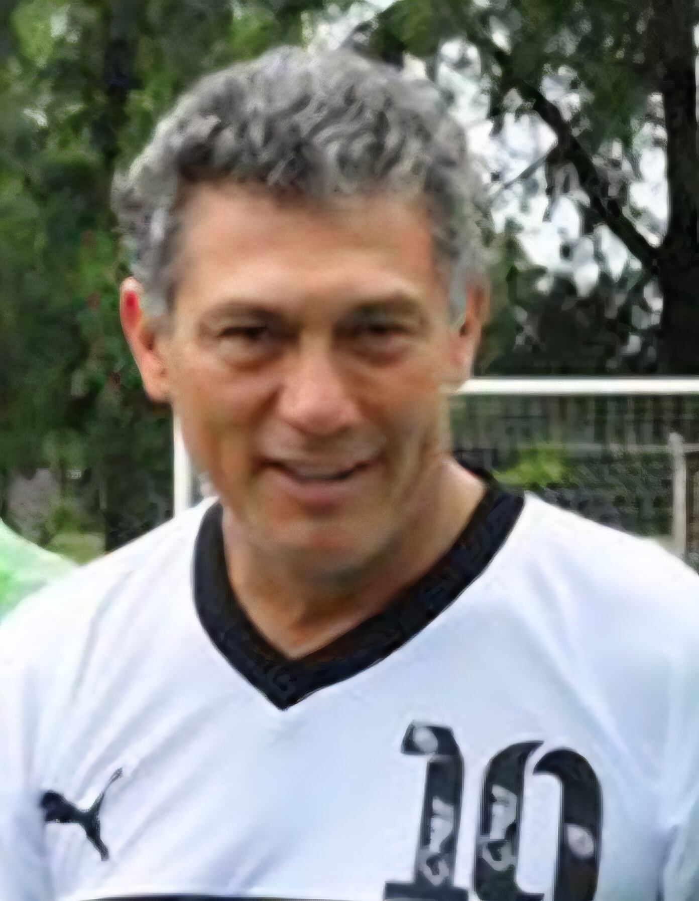 Meza, en la actualidad. Tiene un complejo de canchas en Tucumán