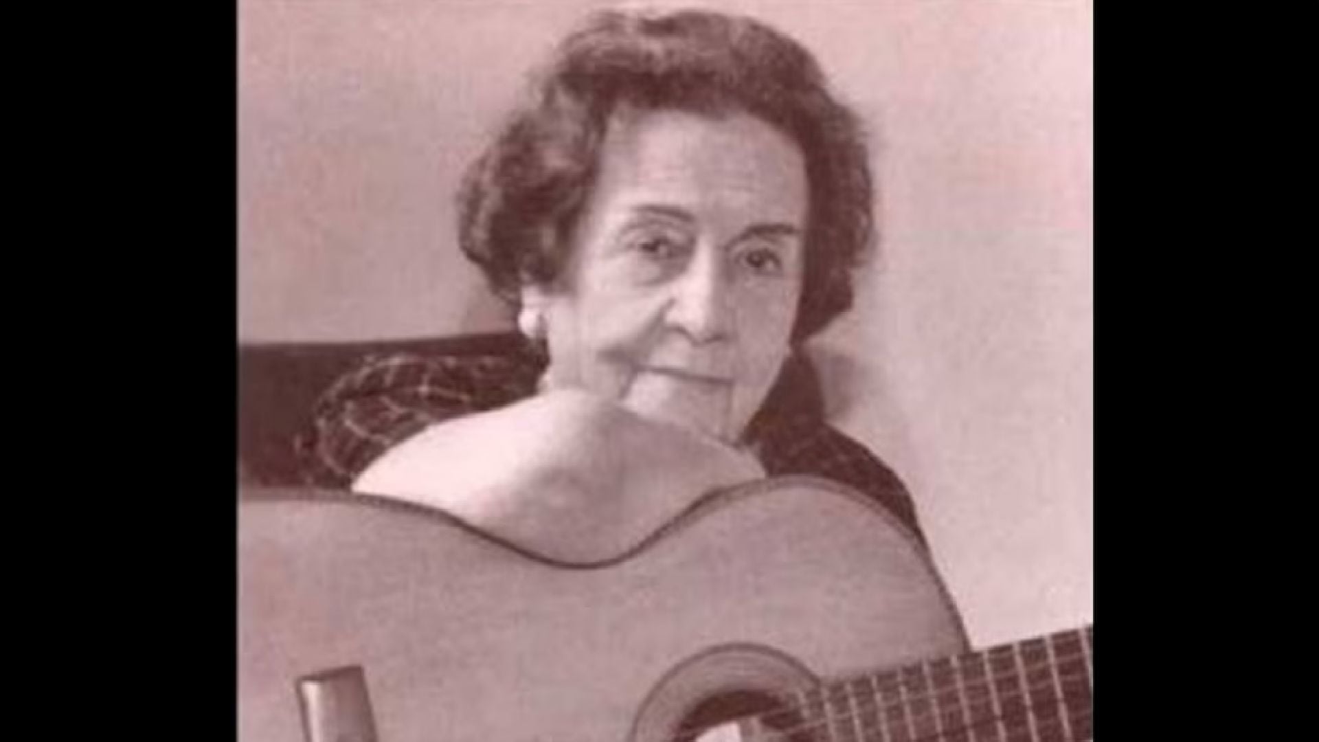 Con un legado que abarca la música y la literatura, esta escritora y compositora peruana destacó por su creatividad y aporte, dejando una huella en la cultura nacional y generaciones futuras (Universidad Nacional Jorge Basadre Groham)