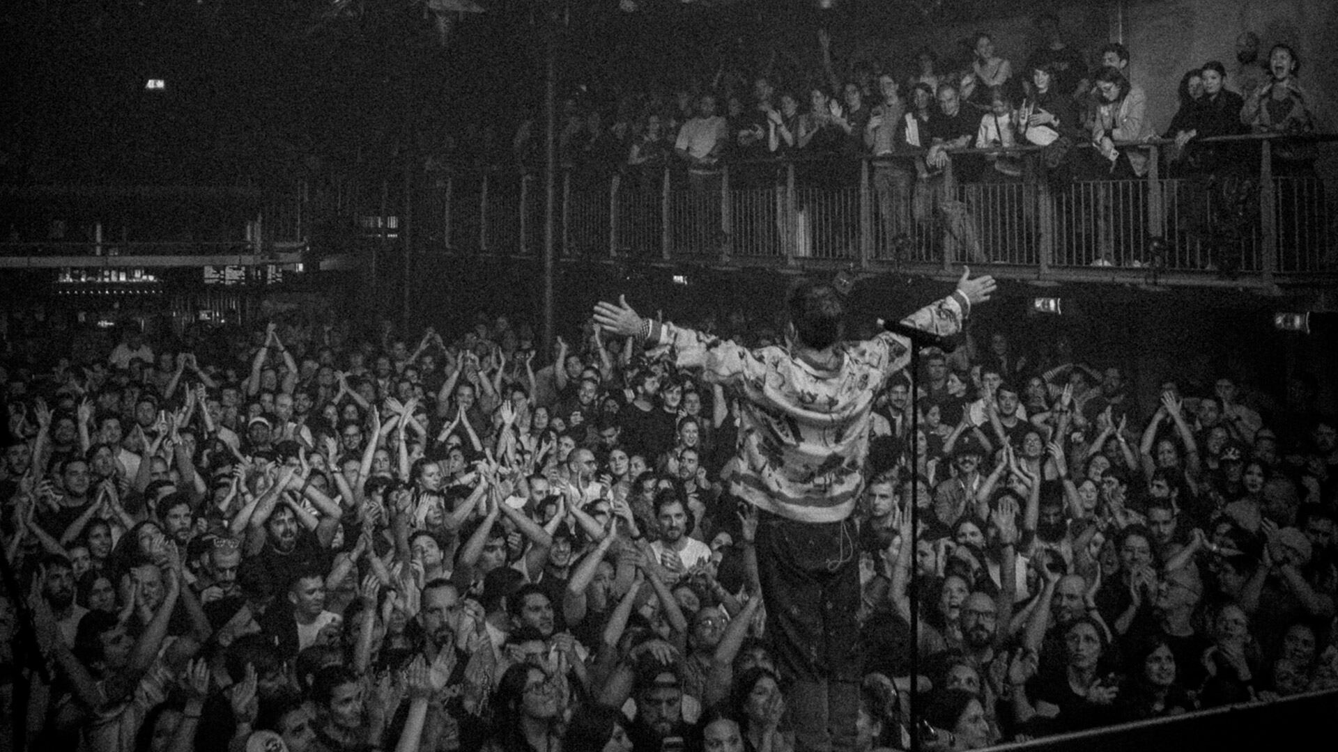 La actuación de Babasónicos en la sala Melkweg de Amsterdam, Países Bajos (Crédito: @lonajulian)