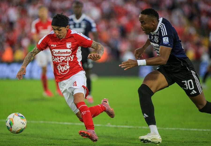 Independiente Santa Fe y el Deportivo Independiente Medellín se enfrentan en la fecha 13 de la Liga Betplay 2026-II -crédito Catalina Olaya/Colprensa