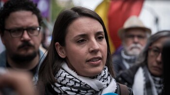 Irene Montero visita a los