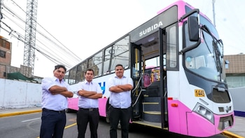 Presentan nueva flota del Corredor Rosado con buses a GNV: conoce cuál es su ruta