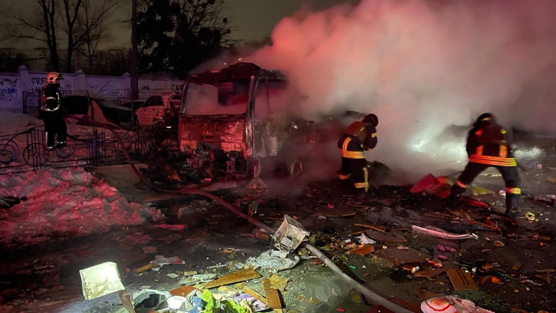 Una persona herida fue el resultado del ataque ruso a Kiev (Créditos: Servicio Estatal de Emergencias de Ucrania)