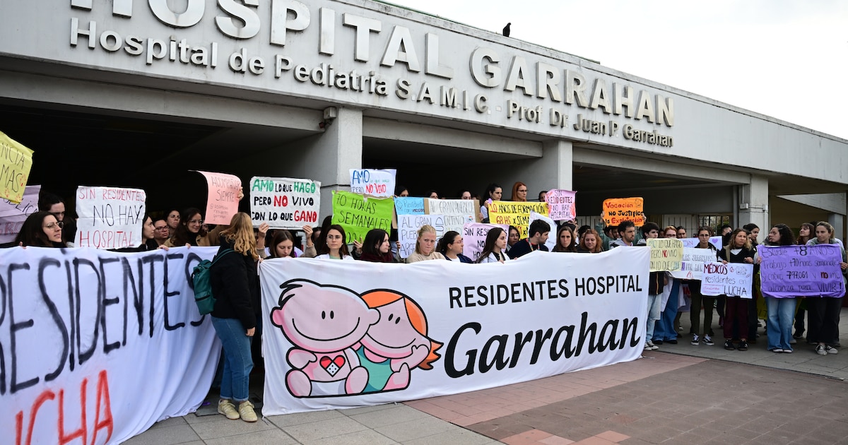 Trabajadores del Garrahan cuestionaron el cobro a extranjeros: "Vulnera derechos fundamentales de niños, niñas y adolescentes"