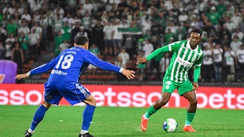 Técnico de Atlético Nacional criticó a Millonarios y al árbitro por faltas durante el clásico: “Sacaron a Marlos a punta de golpes, no tenían otra forma”