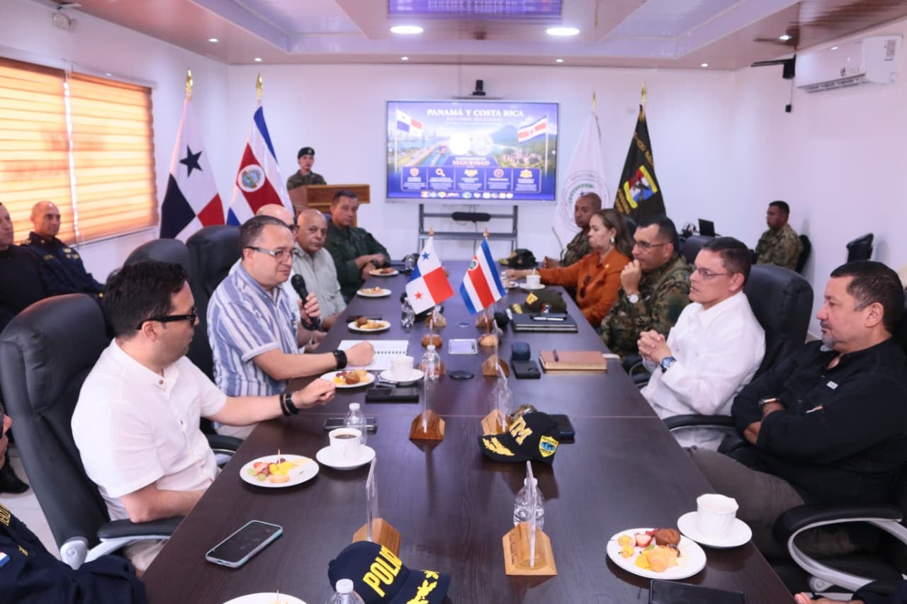Frank Ábrego, ministro de Seguridad Pública de Panamá, destacó la necesidad de fortalecer la cooperación bilateral para enfrentar amenazas comunes en la frontera con Costa Rica. Cortesía