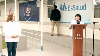 Presidenta Boluarte junto a María