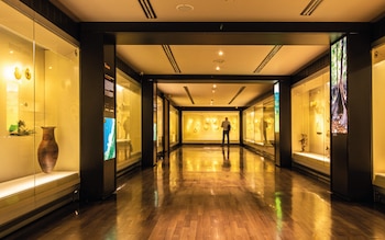 Actividad guiada en el Museo del Oro enfocada en la investigación y protección del patrimonio histórico de Bogotá. - crédito Nicolás Romero/Banco de la República