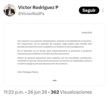 Captura de pantalla de una publicación de Víctor Rodríguez Padilla en red social con su nombre, foto de perfil, fecha y un texto de separación de cargo público