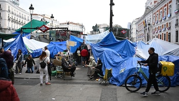 Fiesta Nacional por el 12 de octubre, en directo | Tensión en la Puerta del Sol: asistentes al desfile provocan a los acampados