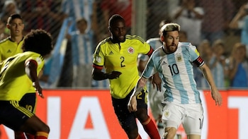 Éder Álvarez Balanta reveló la lección de le dejó marcar a Lionel Messi: “Es peor”