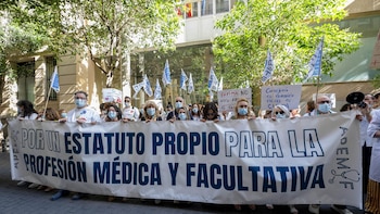 La propuesta de los sindicatos médicos contra el Estatuto Marco mantiene las guardias de 24 horas, uno de los principales puntos de conflicto con Sanidad