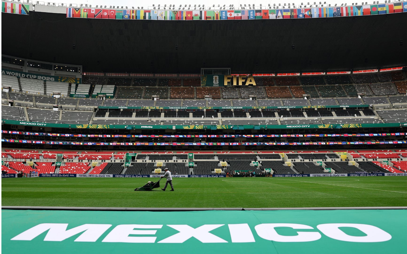 El Estadio Azteca se convertirá en el único en albergar tres partidos inaugurales de una Copa del Mundo, con modernización en accesos y palcos. REUTERS/Kai Pfaffenbach