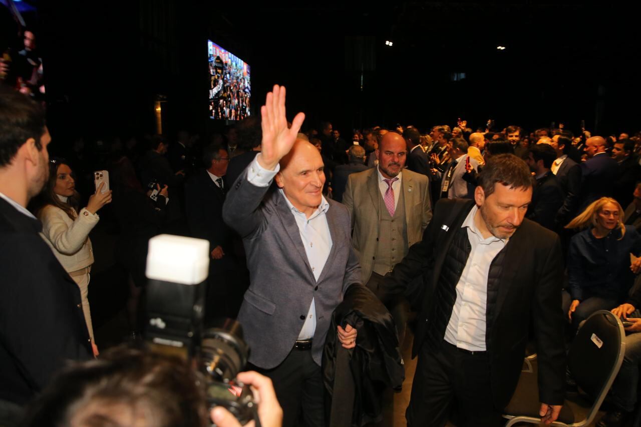 Espert llegando al evento