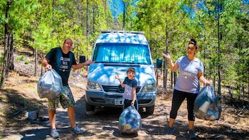 La familia dejó todo para