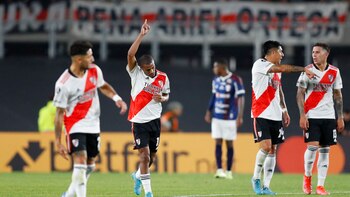 Alerta en River: desde Uruguay