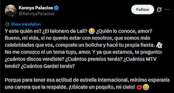 Captura de pantalla de una publicación en la red social X de la cuenta de Kennys Palacios con un texto en español sobre fondo negro