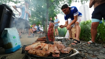Los hinchas argentinos copan Texas por el Mundial 2026 y encienden la guerra de la carne en las parrillas
