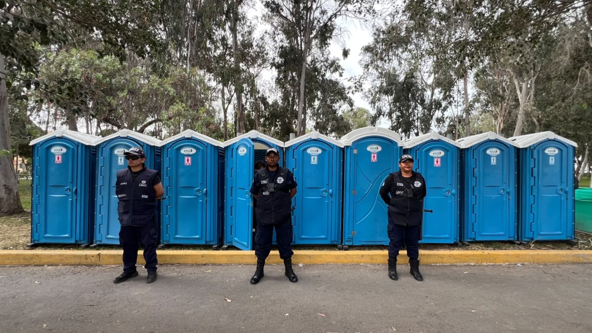 Los baños portátiles permanecerán disponibles hasta el sábado 10 de octubre, fecha del último concierto de BTS en Lima - Créditos: MML.