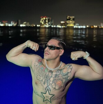 El cantante ha estado envuelto