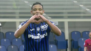 Así celebró Luis Muriel su tanto contra el Udinense que, por el momento, le da la victoria a su equipo, el Atalanta de Bérgamo. Foto: Captura ESPN