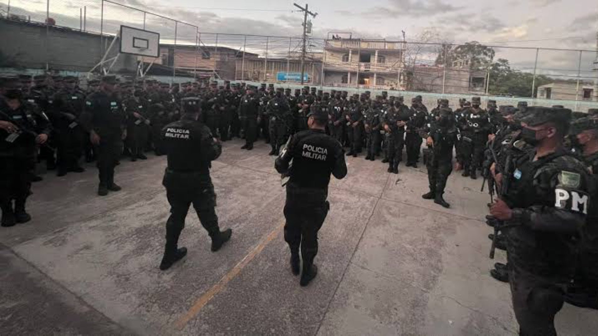 El desarme estaría dirigido principalmente contra armas que circulan ilegalmente entre estructuras criminales. (FOTO: El Heraldo)