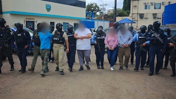 Agentes de la DAET capturaron a tres presuntos integrantes de estructuras criminales durante operativos ejecutados en Francisco Morazán. (Foto: Policía Nacional)