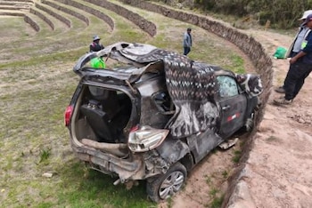 El vehículo cayó desde la