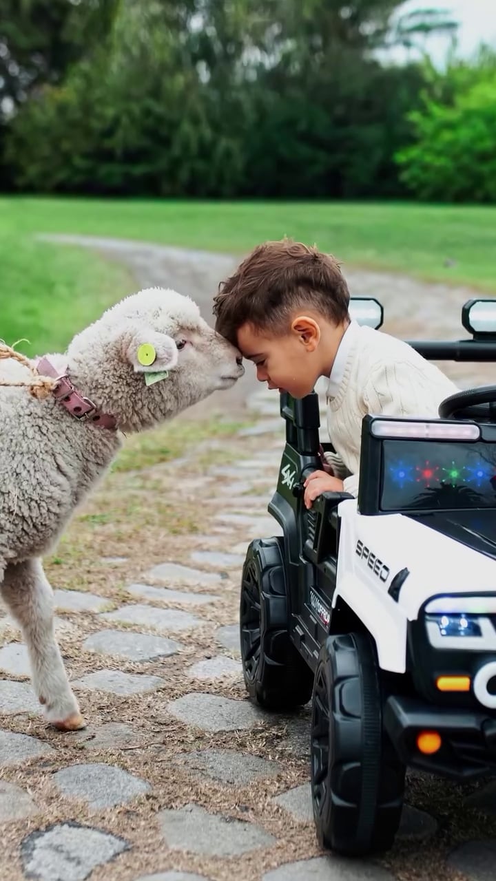 El hijo más pequeño del exfutbolista compartió la jornada junto a animales y sus seres queridos
