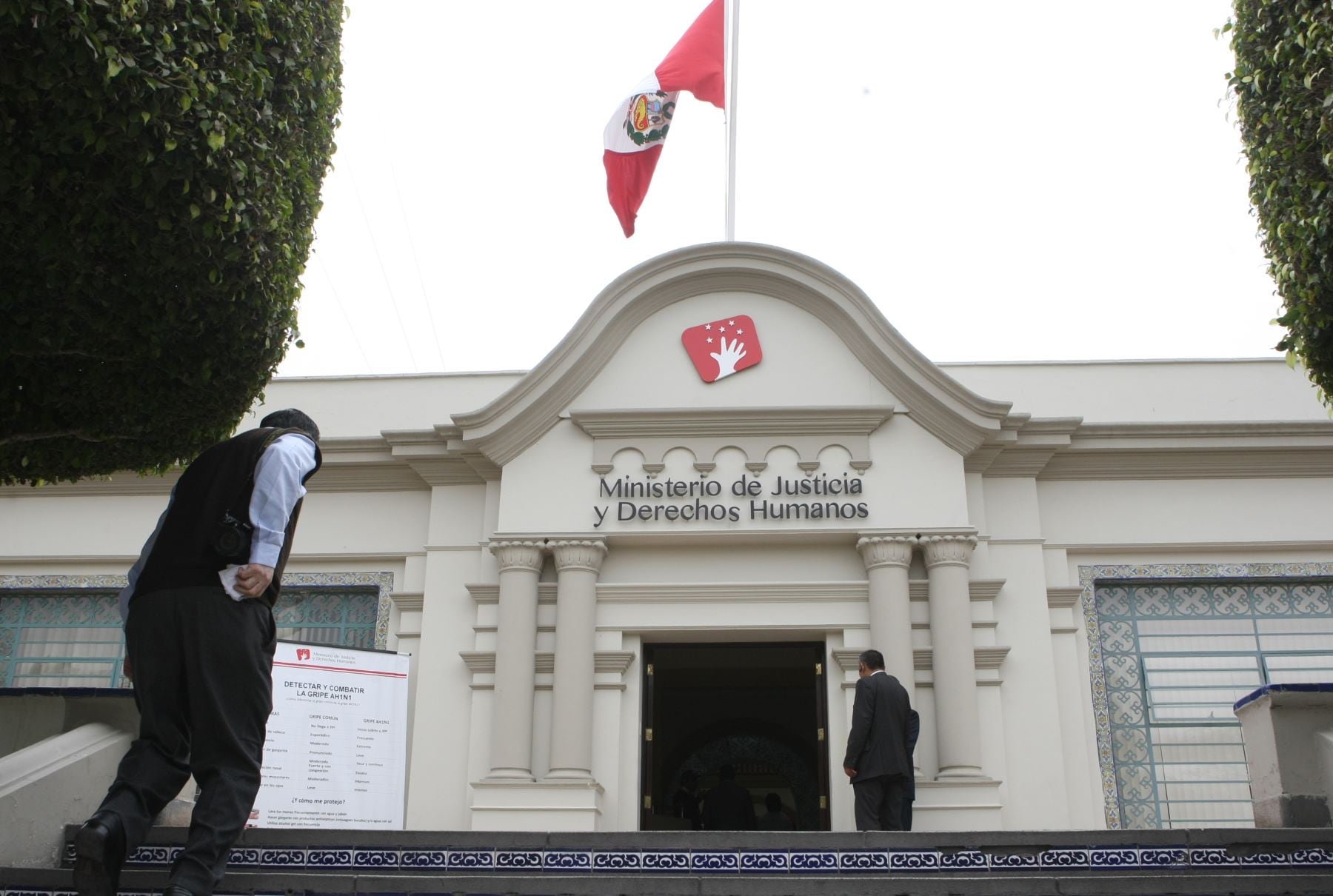 Gobierno crea comisión para revisar el Nuevo Código Procesal Constitucional y proponer reformas
