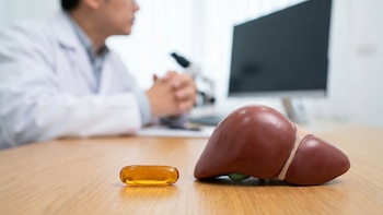 Muestran la vitamina que combate de forma real la esteatohepatitis y puede revertir la fibrosis hepática