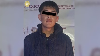 Detienen a motociclista que disparó frente a la FEMDO en Paseo de la Reforma