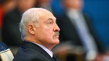 Lukashenko se disculpa con Zelenski tras el cruce de amenazas: "Está bajo presión, es joven e inexperto"