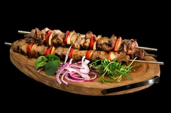 Brochetas de carne (Pixabay)
