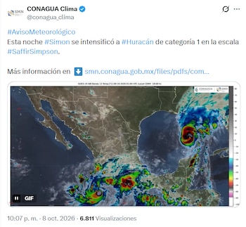 Captura de pantalla de una publicación de la red social X con texto sobre el huracán Simon y un mapa satelital de México