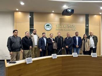 Durante su primera visita a