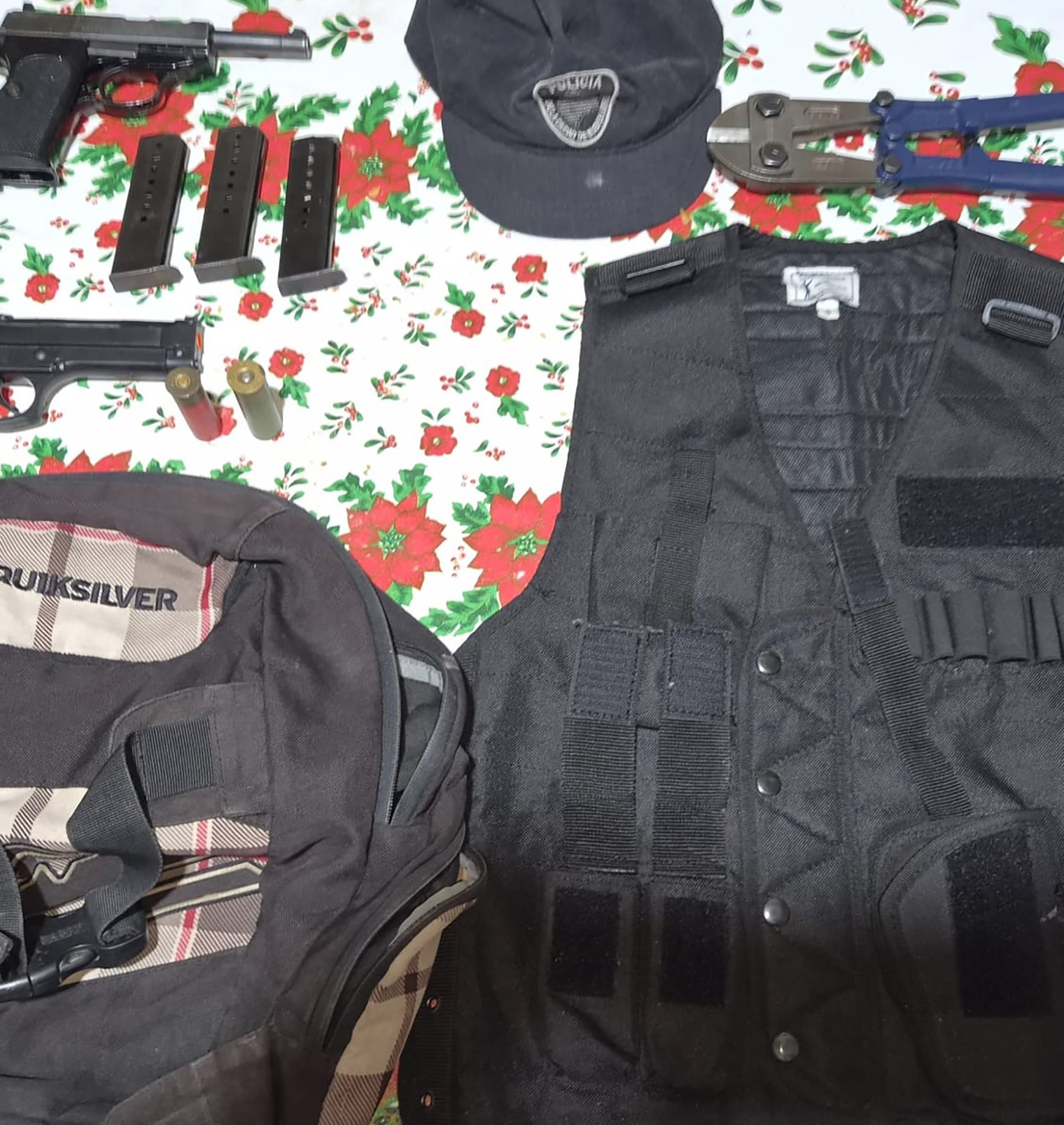 Tenían uniformes de policías