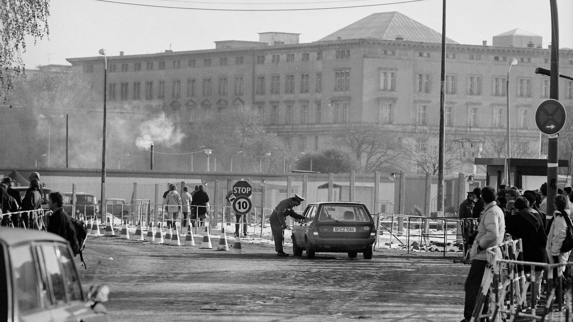 El Checkpoint Charlie fue el tercer puesto de control que establecieron los Aliados a lo largo del Muro. (Credit Image: © David Becker/ZUMA Press)