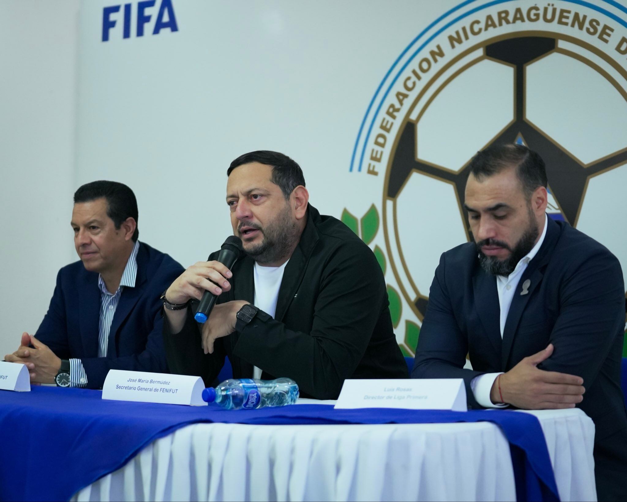El mundialista azteca buscará aportar con su experiencia al arbitraje nicaragüense. (TW FENIFUT)